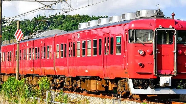 現役で活躍する最後の国鉄急行形電車クハ455ー701を延命させよう 3枚目