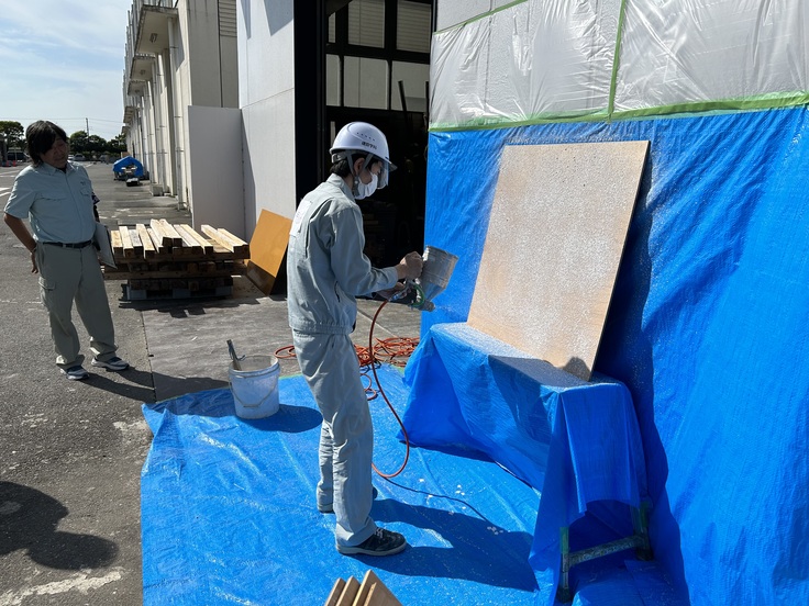 左官職種12 リシン吹付西ノ谷鷹志選手.jpg