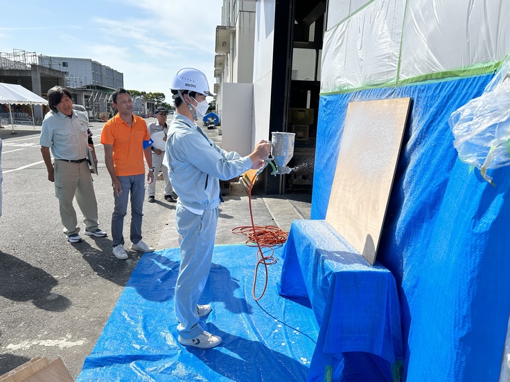 左官職種13 リシン吹付豊田竜清選手.jpg