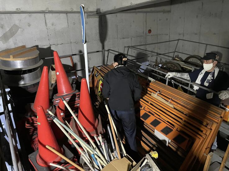 倉庫の棚卸風景①