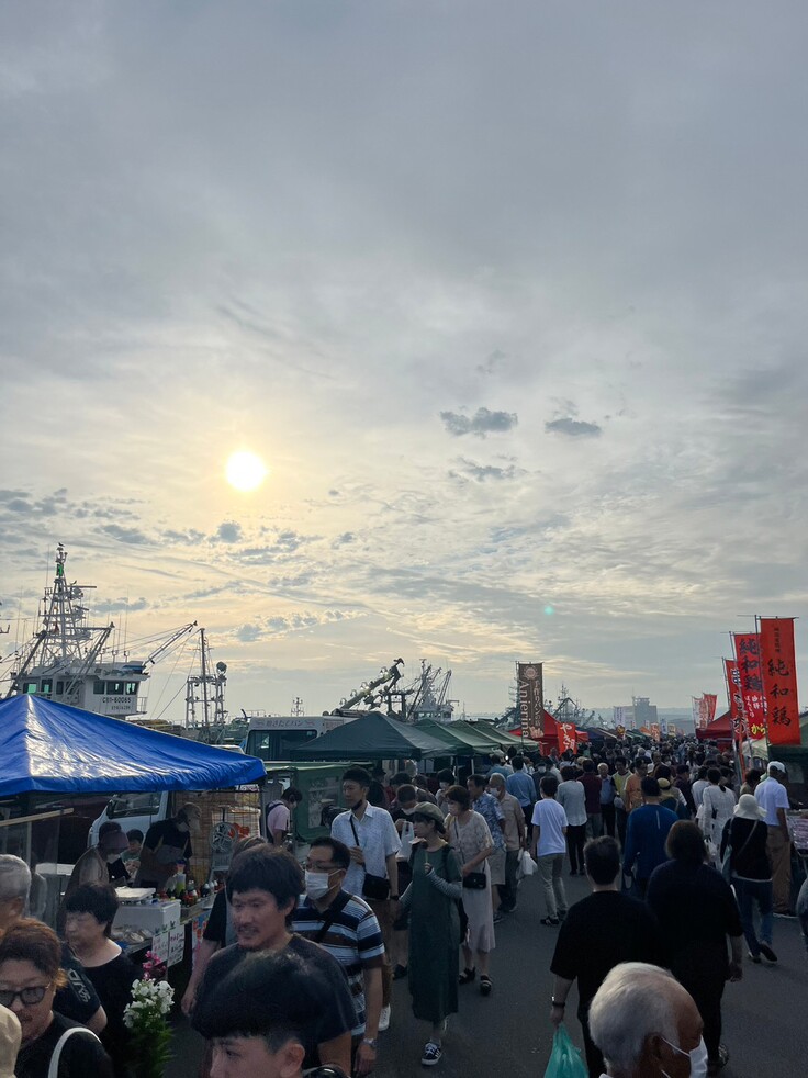 朝の5時台からすごい賑わい