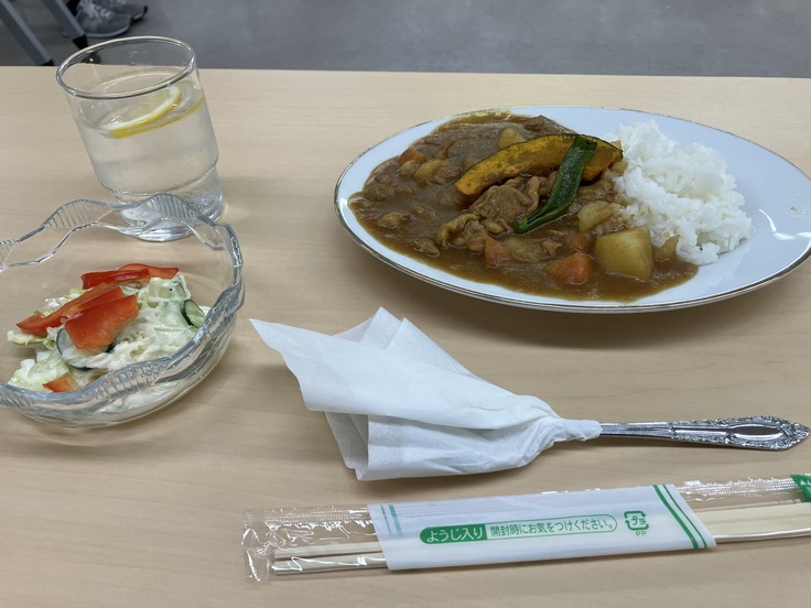 子ども食堂カレーライスからのスタートです。