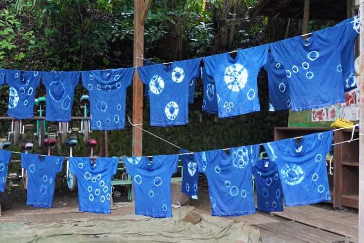 9月に入ると運動会用に藍染めTシャツを作ります