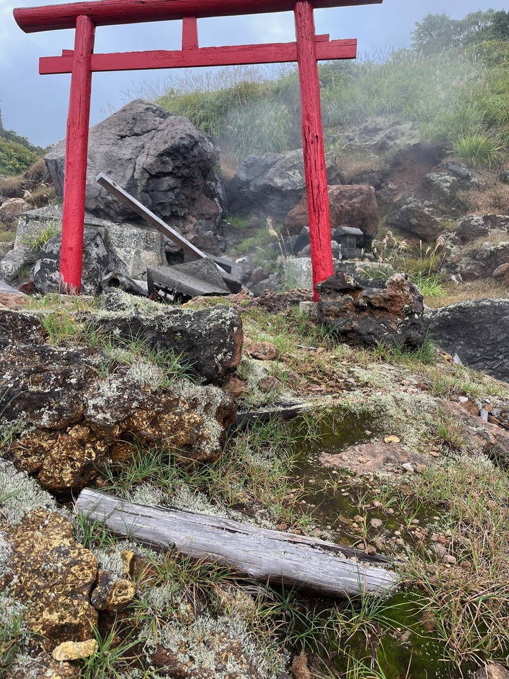旧参道跡が見られます。
