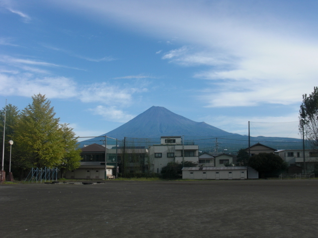 吉原第一中学校南門より