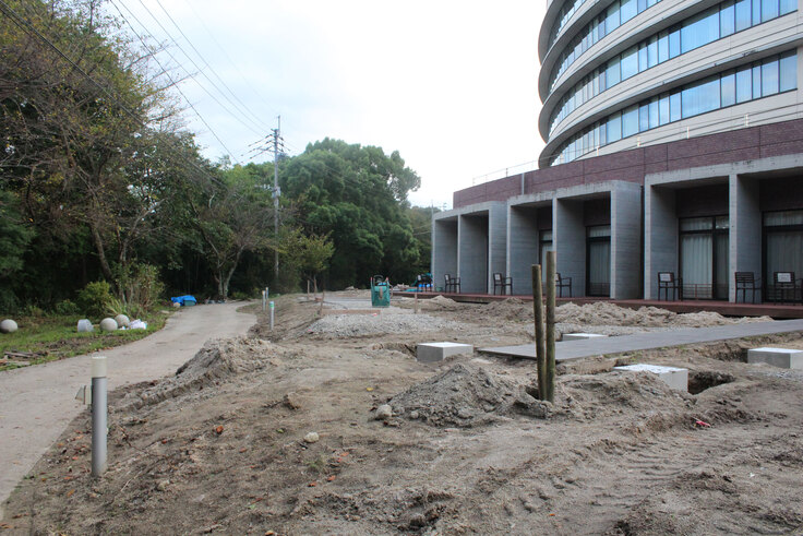 9月25日　東屋の建つ位置に基礎ができています