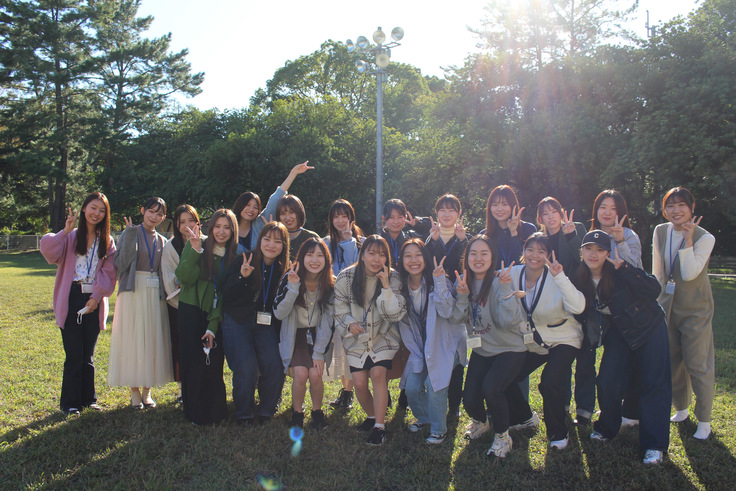 パンフレット制作に取り組む３年ゼミ