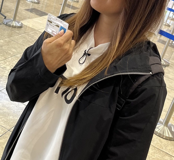 もどってきた直後の免許証と優子さん