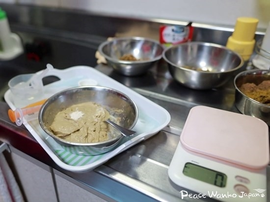 それぞれのワンコの状態に合わせた食事を用意します。