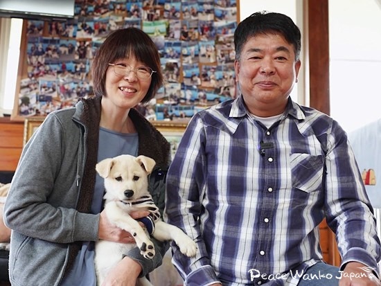 笑顔の里親様と幸せをつかんだ「ジャズ」。