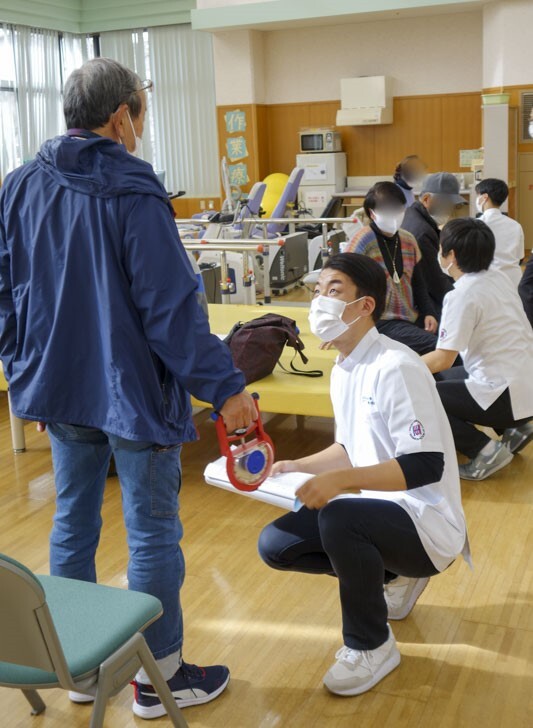 学生たちによる測定の様子