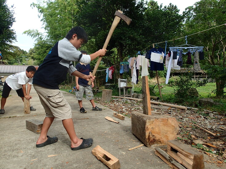 薪割り、みんなはまります。