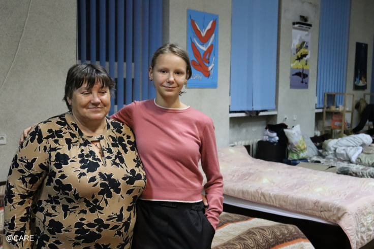 祖母のポリーナさんと孫娘のアナスタシアさん