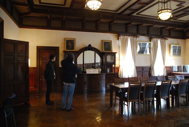 西洋館の中　食堂