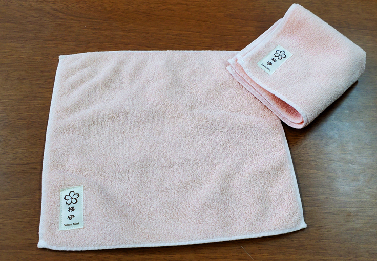 公園の桜染めハンドタオル