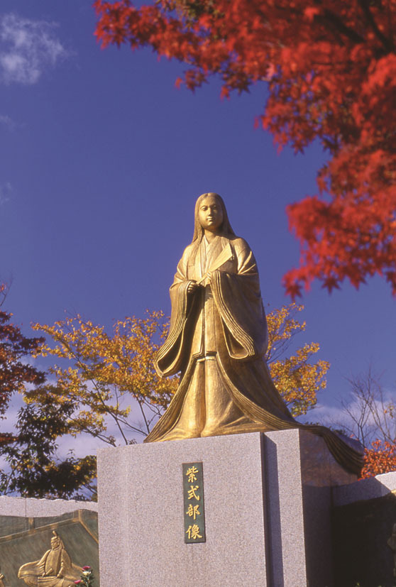 1751_紫式部公園 紫式部像.jpg