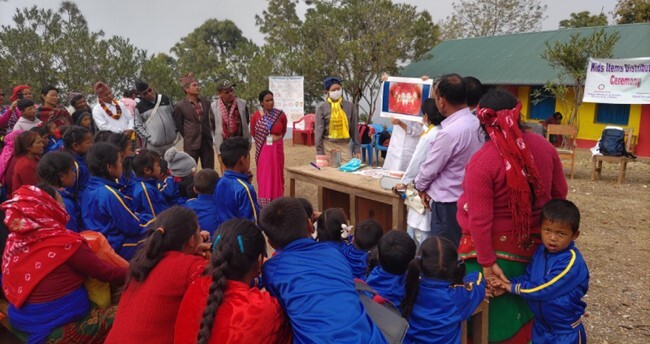 人, 屋外, 民衆, ダンサー が含まれている画像自動的に生成された説明