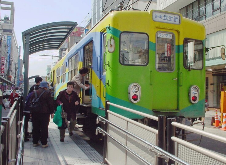 本紙040402 200系カラー.jpg