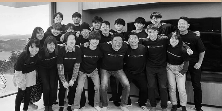 マネーリテラシーとリスクマネジメント教育を通して若者に『アイデンティティとは何か』を問う森山博暢さんと学生たち