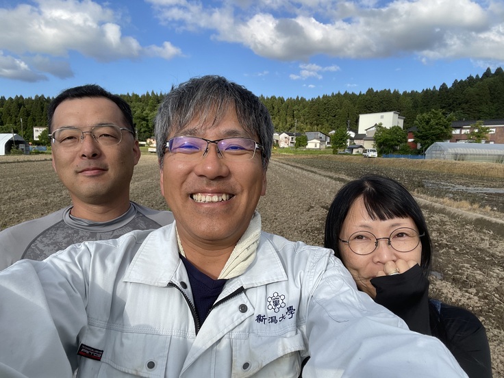 すよし農事佐藤ご夫妻と山崎1.jpeg