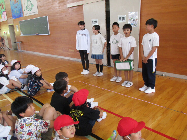 ルールを説明中…