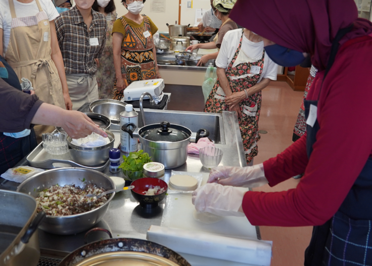 料理教室の一幕