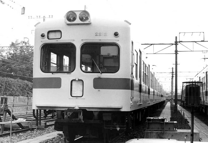 1982年7月、大野工場にて、富士急譲渡整備直前の2212号