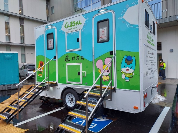 トイレトレーラー設置の様子2