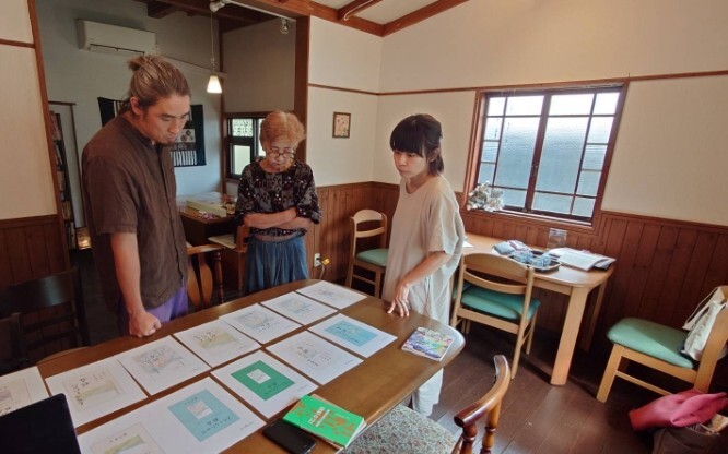 表紙デザインを選んでいます