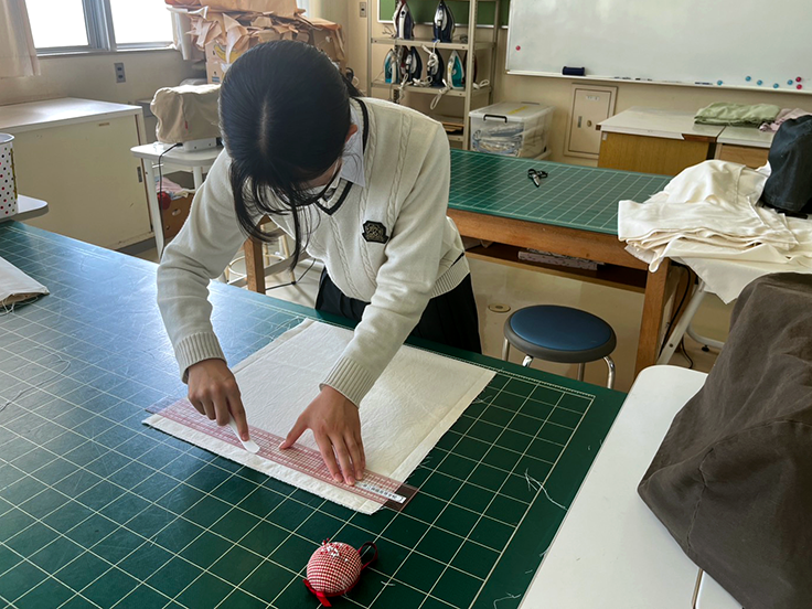 クッションカバー製作の様子