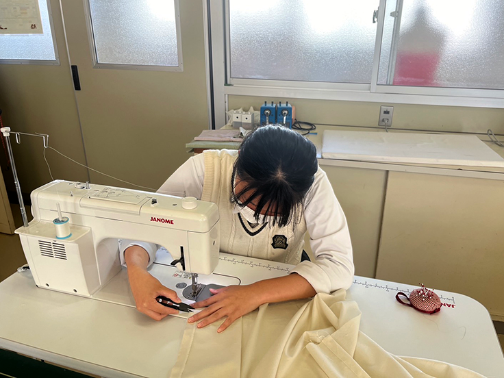 クッションカバー製作の様子