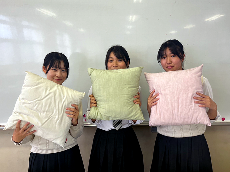 クッションカバー製作の様子