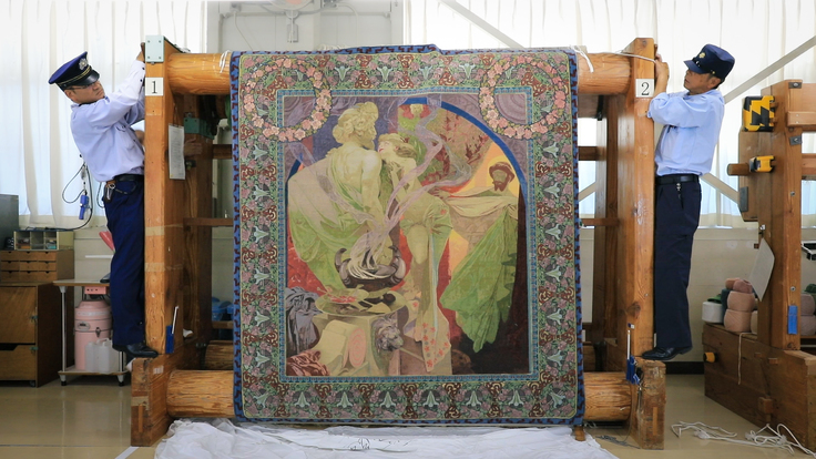 完成した堺緞通　2024年11月1日撮影