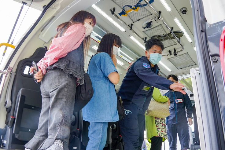 多くの方にご参列いただき、その後実車を見ていただきました。