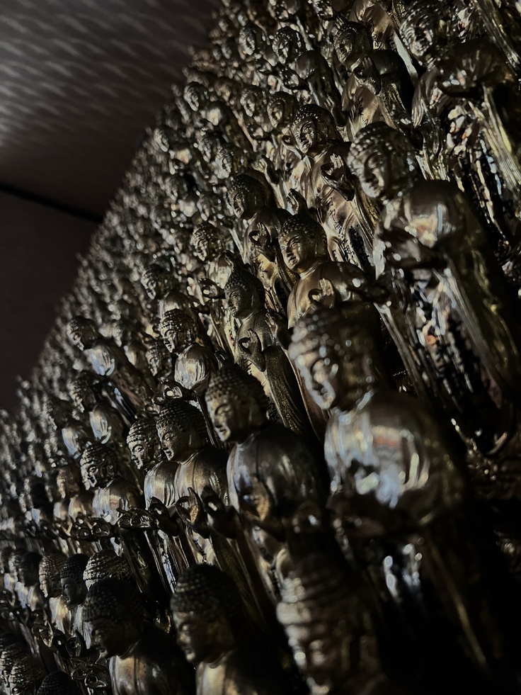 取り外す前の千体仏の様子