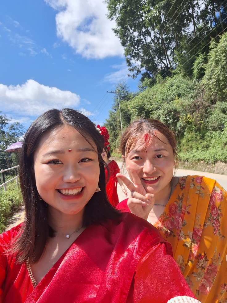 シールタイプのティカとお米、ヨーグルトから出来ているティカ