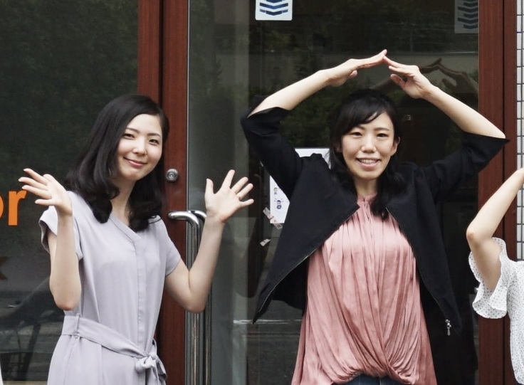 川口加奈さん（右）と松本浩美さん（左）