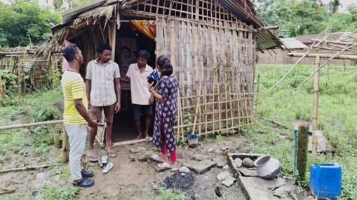 被災者の方々への聞き取り調査（撮影：2024年7月3日 アッサム州）