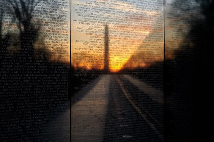 ベトナムベテランメモリアルウォール（ワシントンD.C. 2015年3月 村山康文撮影）