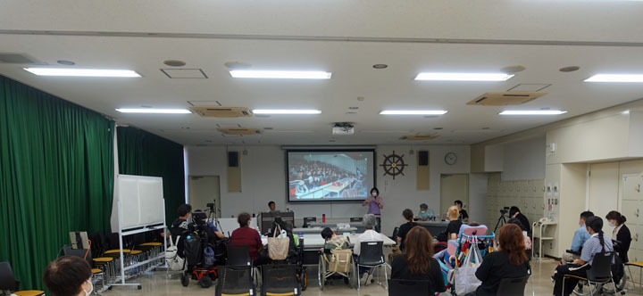 宿泊プログラム3日目の勉強会の様子