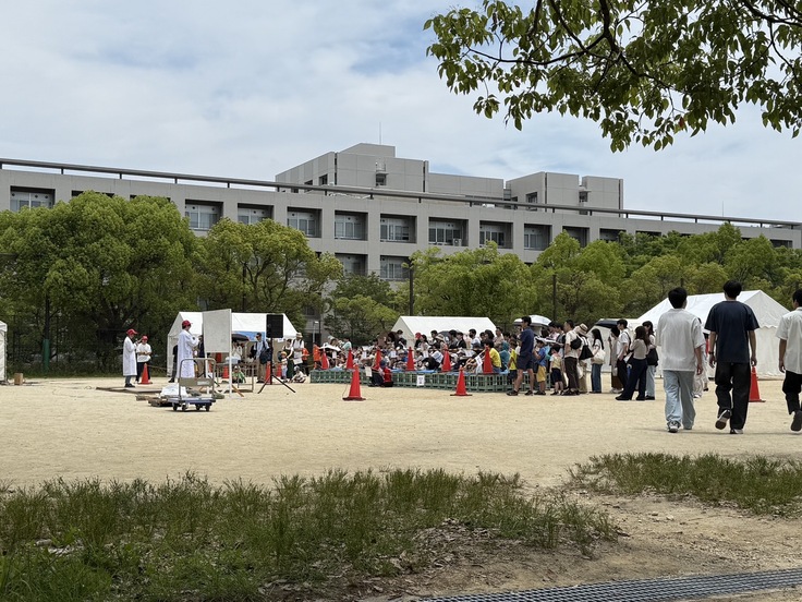 科学体験会のショーの様子