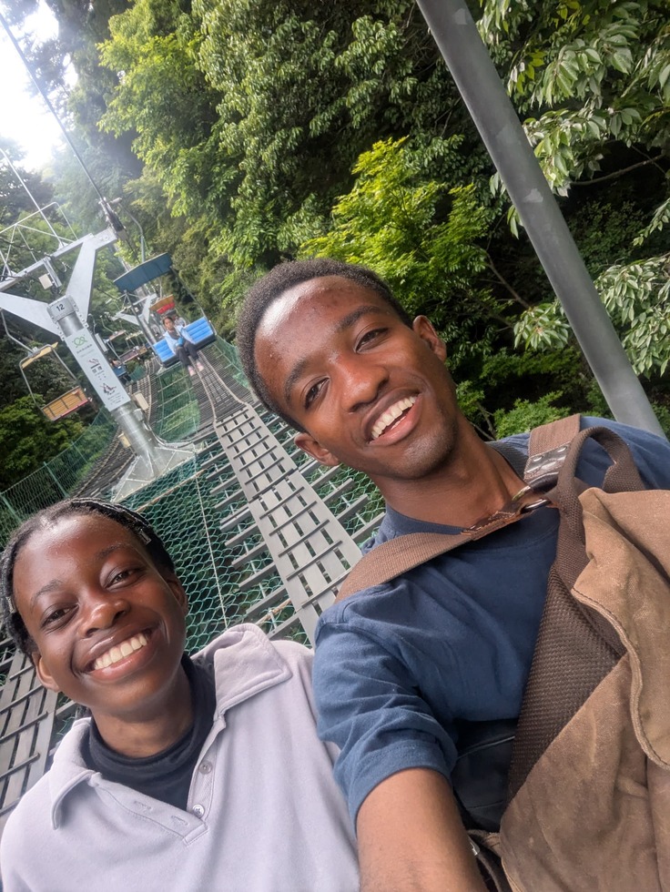 高尾山下のリフト乗車