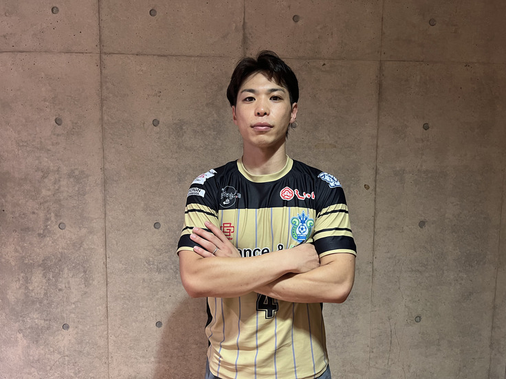 限定ユニフォームを着た高橋広大キャプテン