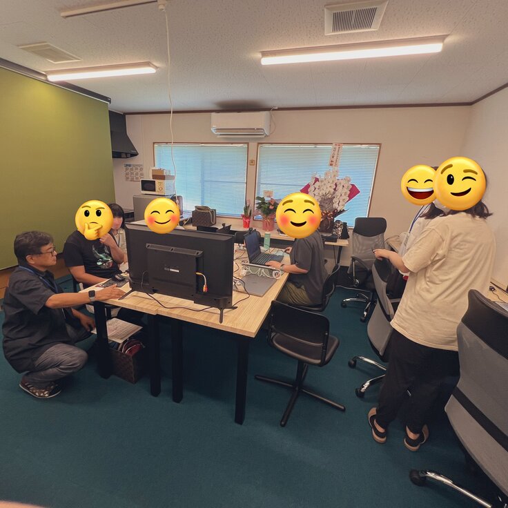 利用者さんと取り組む支援員の方々