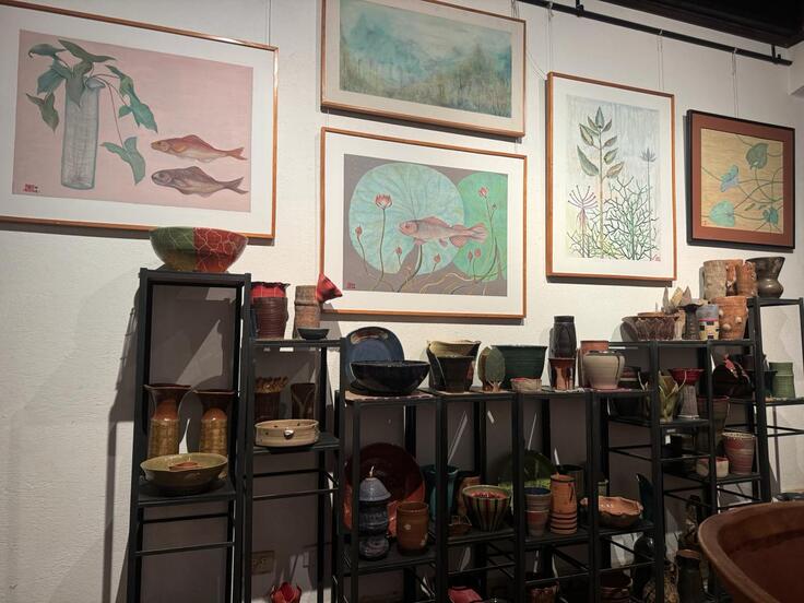 ※山下さんが制作した絵と陶器