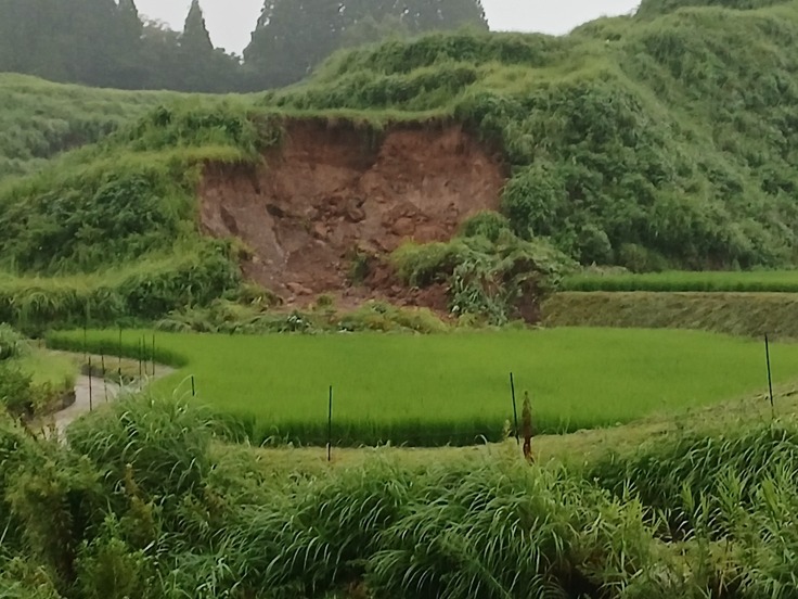 通潤用水を使った田んぼの法面崩壊