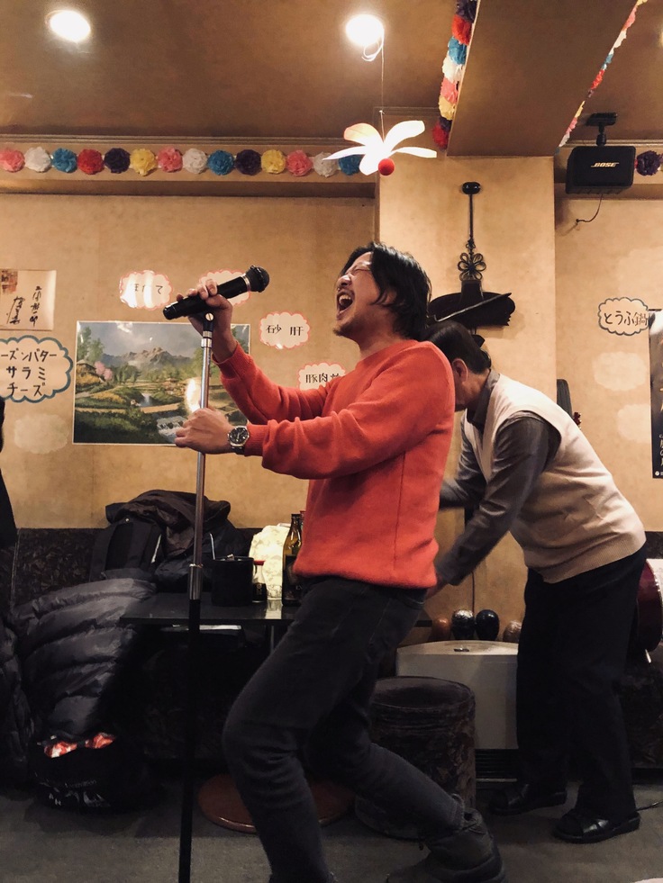 歌っているのはOfficial髭男dismだそうです！