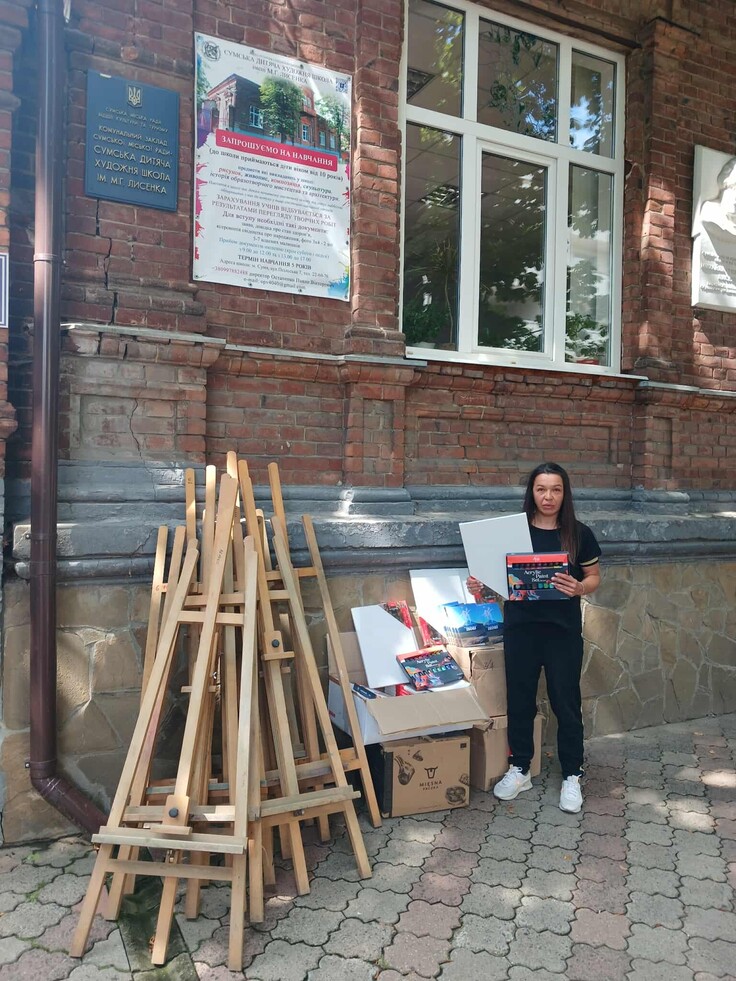 「生きた証をキャンバスに」スームィ州の美術学校に支援が届きました