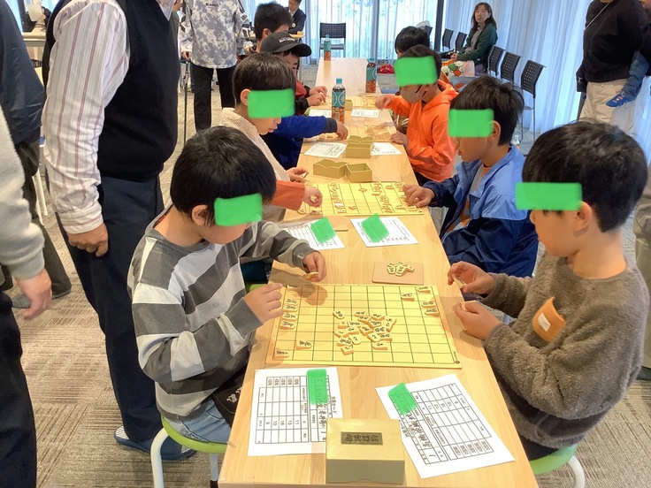 10の小学校から申し込みがありました