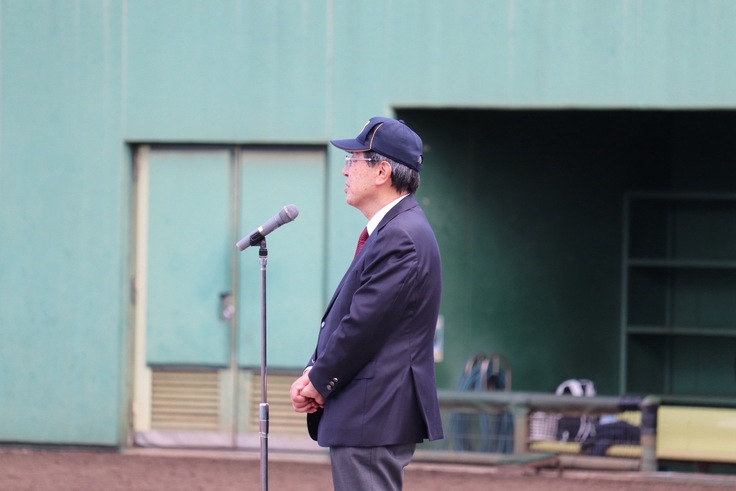 先日行われた関東地区大学・社会人王座決定戦で挨拶する山田団長